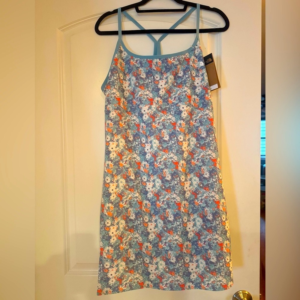 The North Face Arque Hike Dress in Reef Waters Wild Daisy Print - Picture 2 of 8